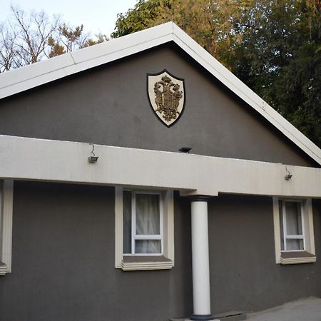 The Elephant Room At Frederick'S Place Pretoria-Noord Εξωτερικό φωτογραφία