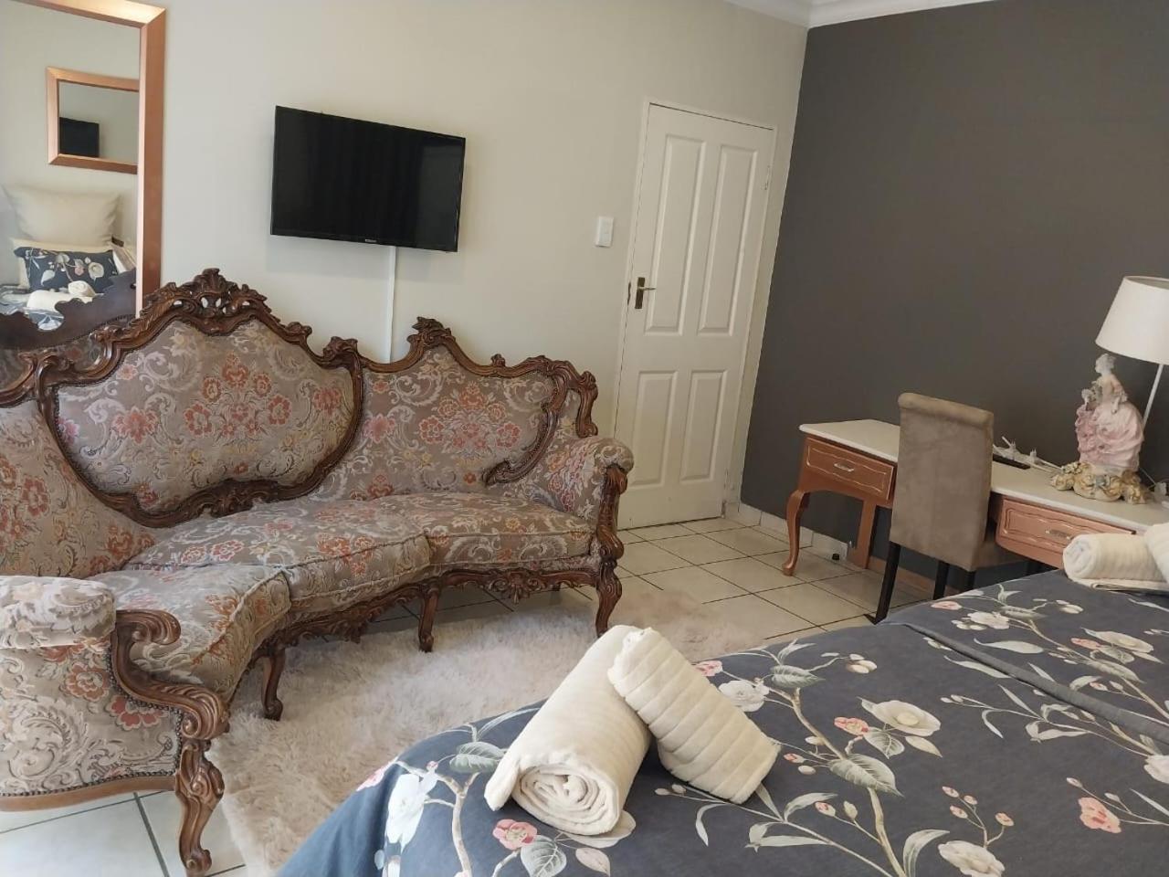 The Elephant Room At Frederick'S Place Pretoria-Noord Εξωτερικό φωτογραφία