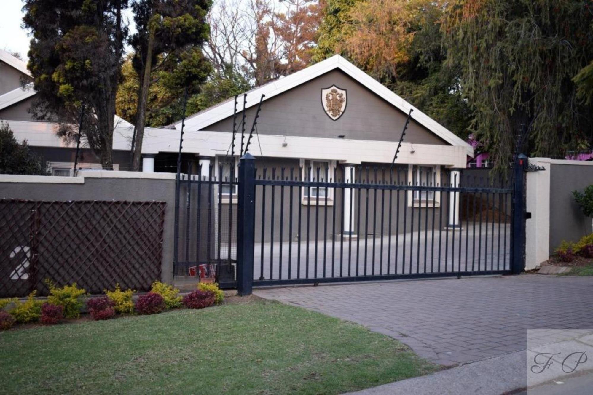 The Elephant Room At Frederick'S Place Pretoria-Noord Εξωτερικό φωτογραφία